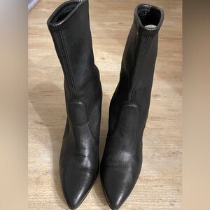 Stuart weitzman 75 leather stretch booties